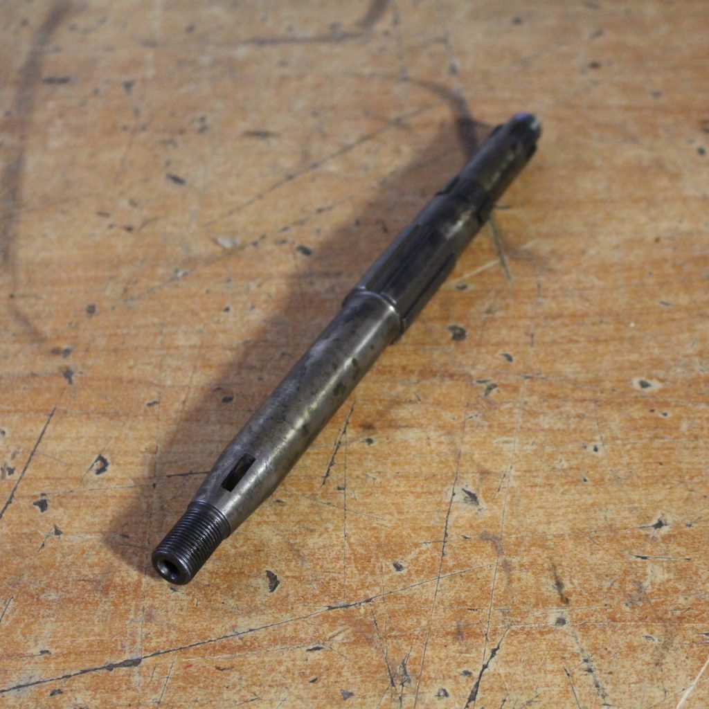 IMG_3491 BSA A65 hoofdas 68-3100 / BSA A65 mainshaft 68-3100 - Afbeelding 1
