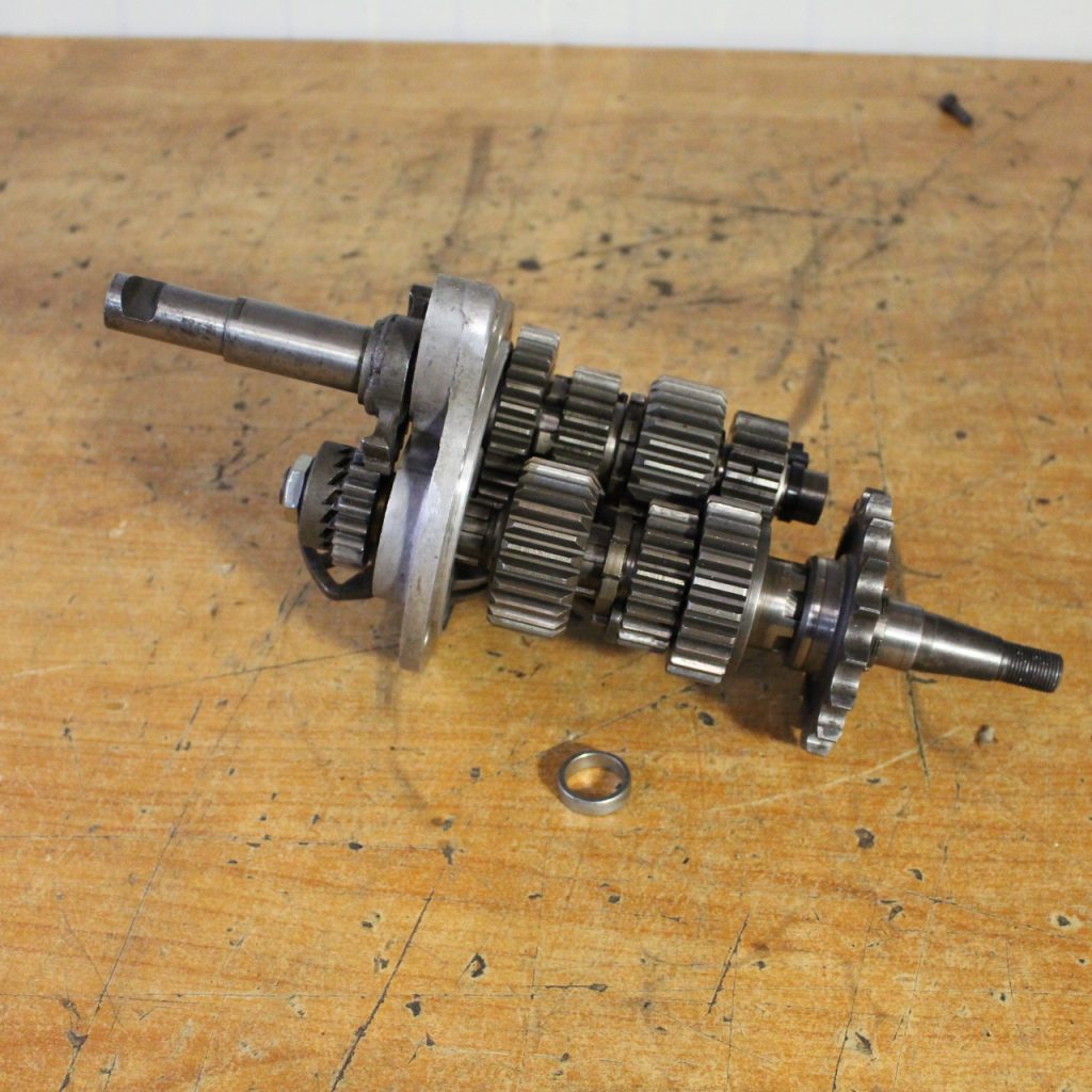 IMG_3494 BSA A65 versnellingsbak / BSA A65 gear cluster - Afbeelding 1
